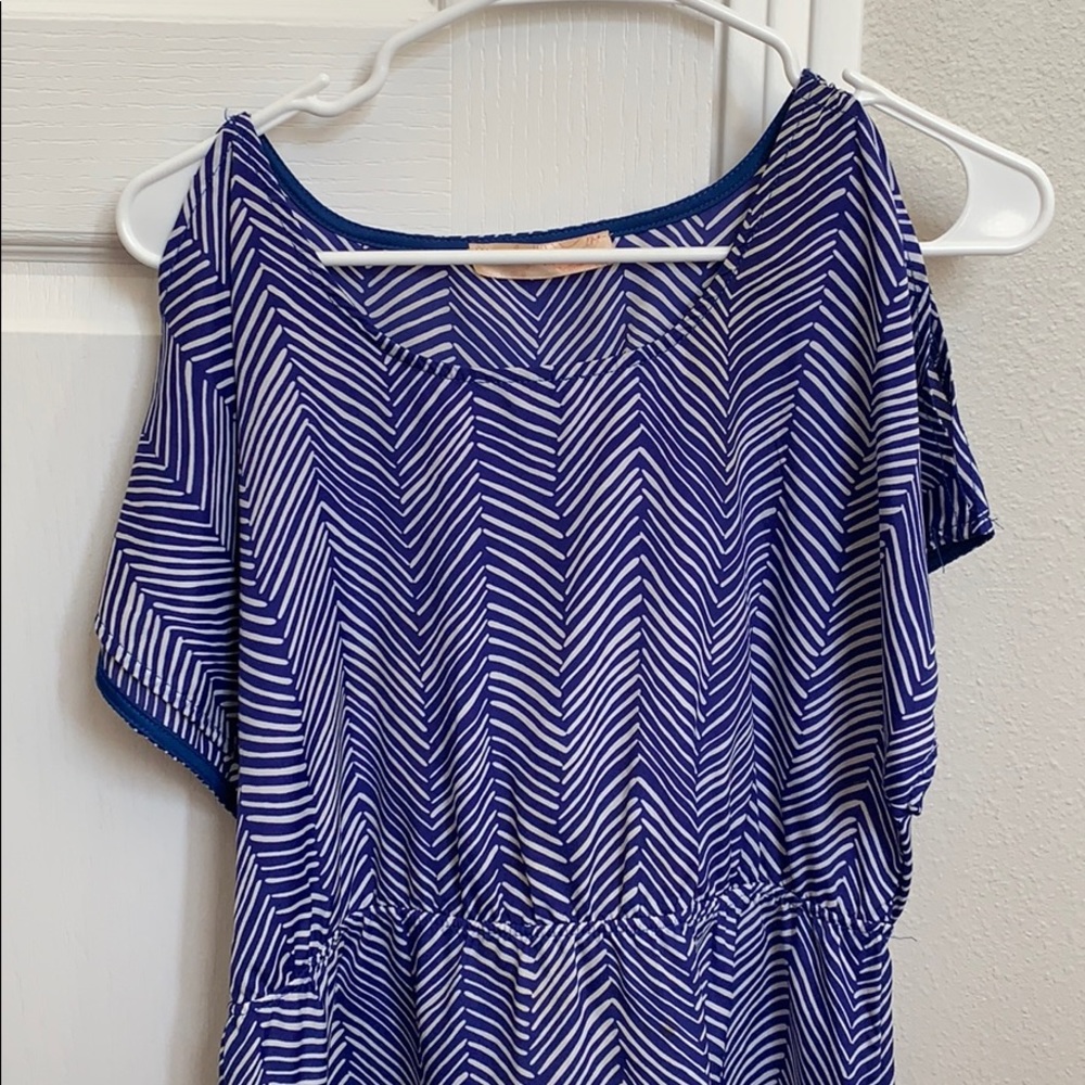 Women’s cold shoulder top